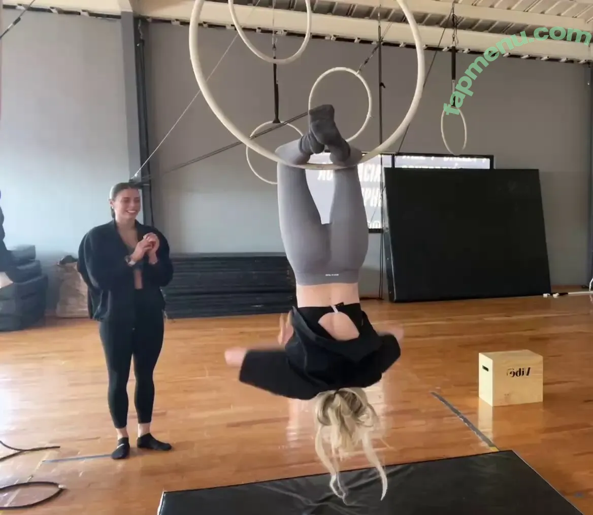 Sylvee nude photo #0073 (Sylveemhm / Sylveey)