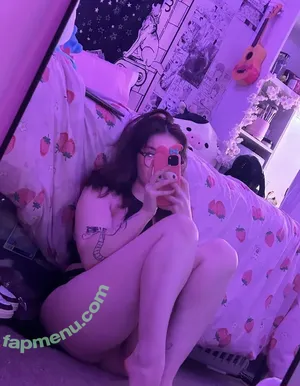 sylvieexo / sylvieecos / sylvieesxo nude photo #0600