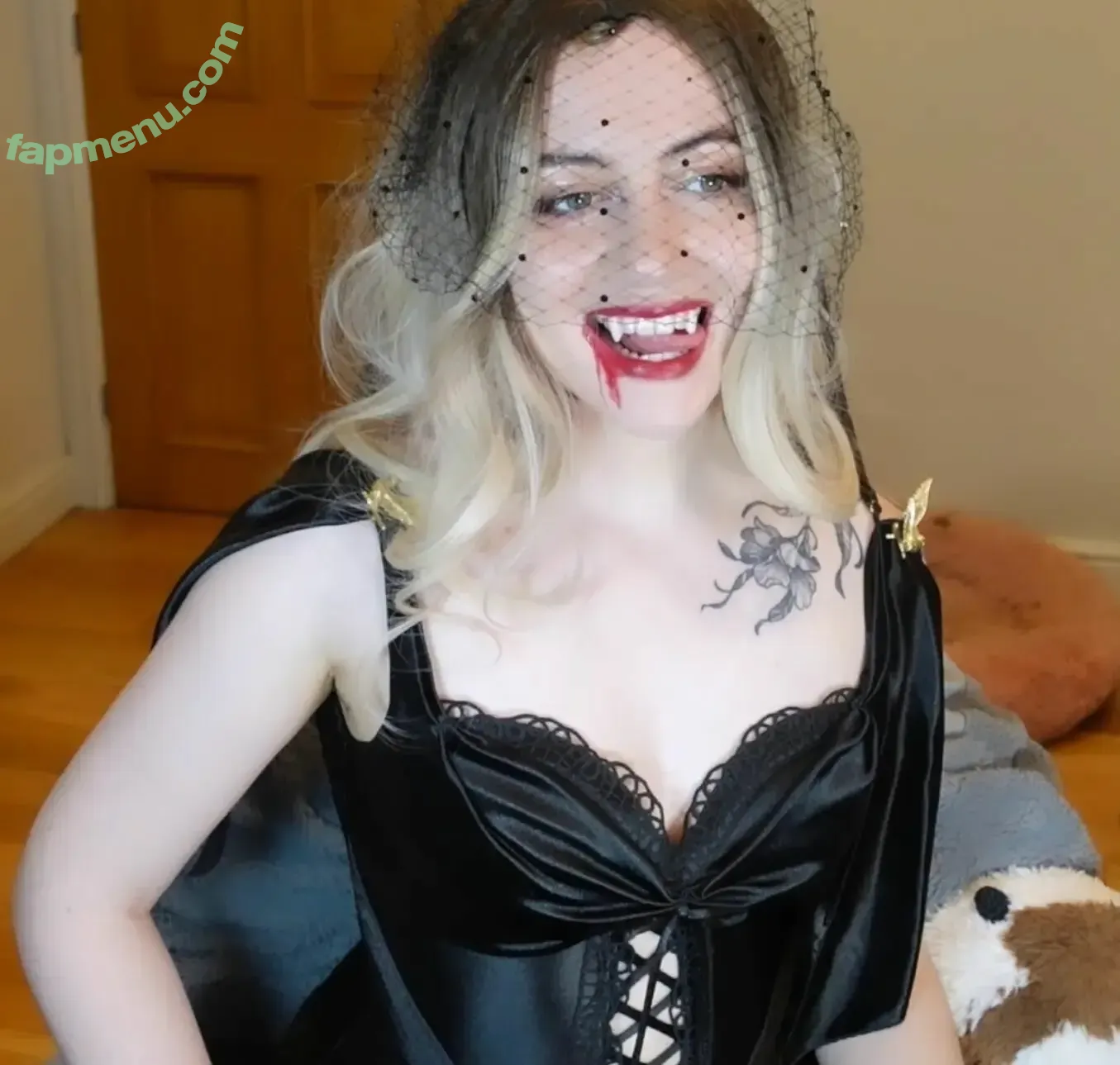 Symbalily nude photo #0024 (Symbalily)