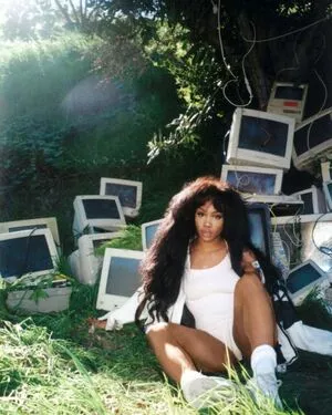 SZA / Solana Rowe / thejad3x nude photo #0001