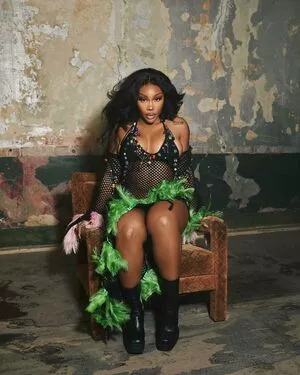 SZA / Solana Rowe / thejad3x nude photo #0079