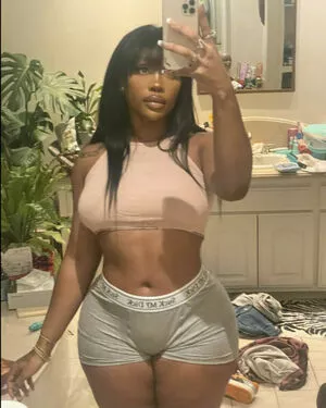 SZA / Solana Rowe / thejad3x nude photo #0092