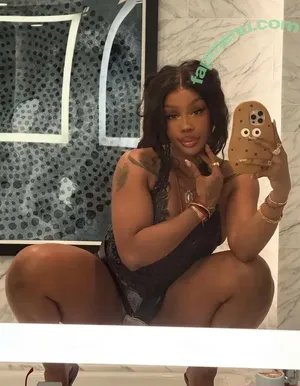 SZA / Solana Rowe / thejad3x nude photo #0426