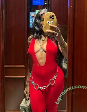 SZA / Solana Rowe / thejad3x nude photo #0446