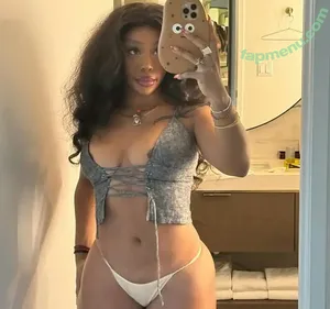SZA / Solana Rowe / thejad3x nude photo #0449