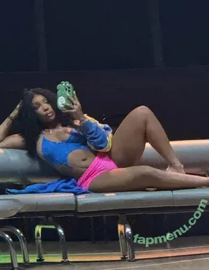 SZA / Solana Rowe / thejad3x nude photo #0470