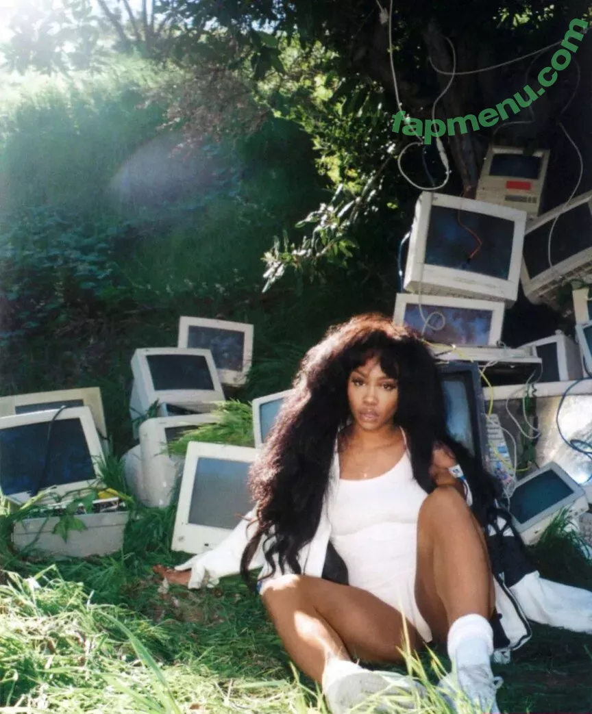 SZA nude photo #0001 (Solana Rowe / thejad3x)