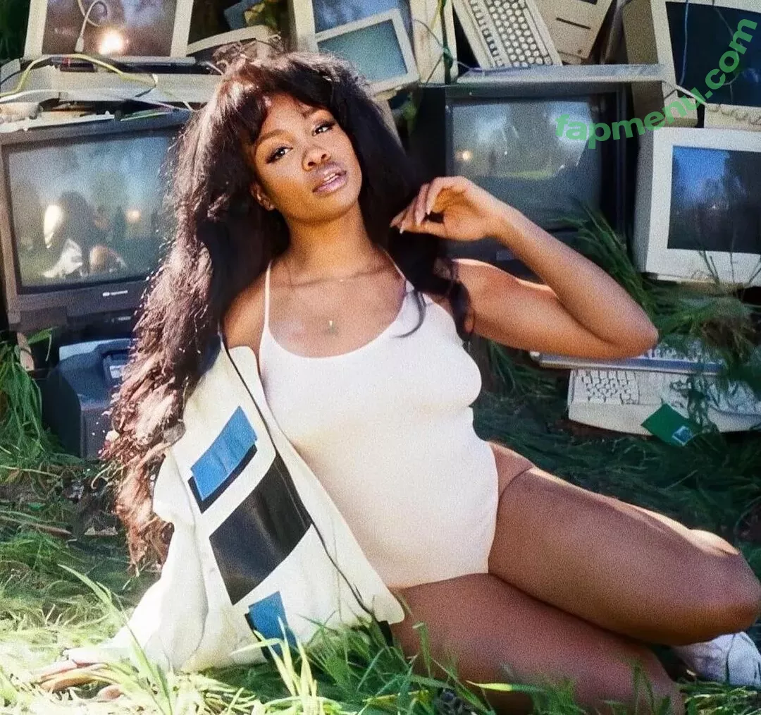 SZA nude photo #0002 (Solana Rowe / thejad3x)