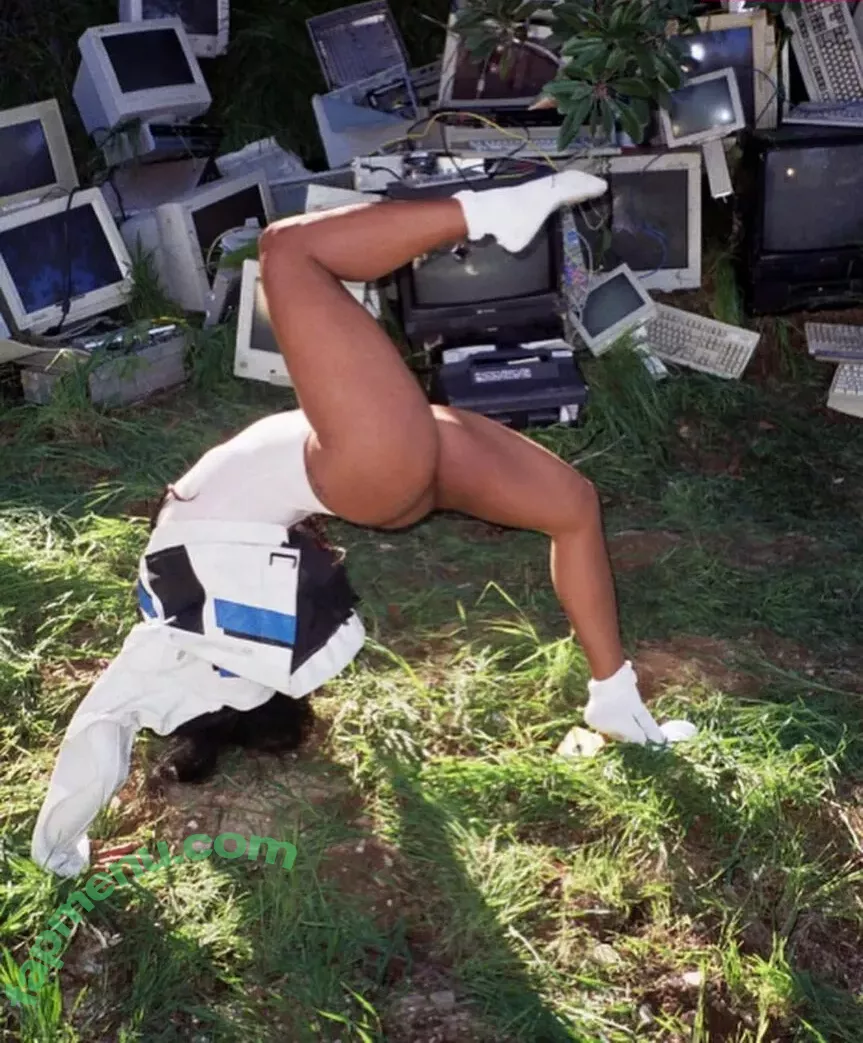 SZA nude photo #0003 (Solana Rowe / thejad3x)