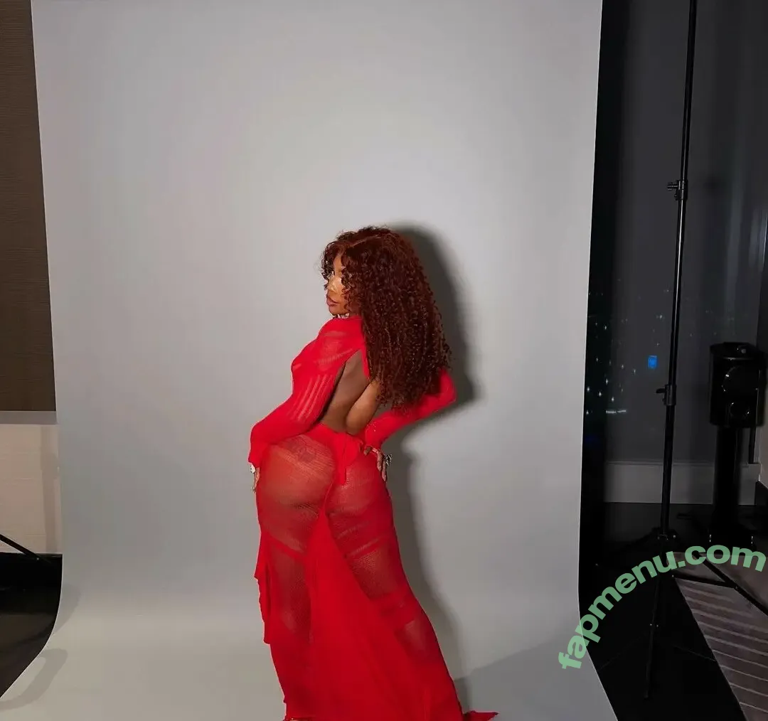 SZA nude photo #0434 (Solana Rowe / thejad3x)
