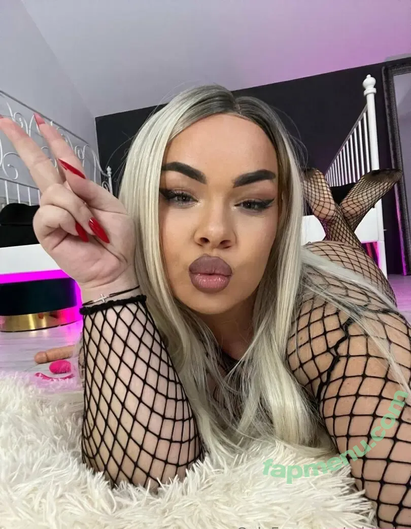 szidi.lila nude photo #0015 (szidi.lila)