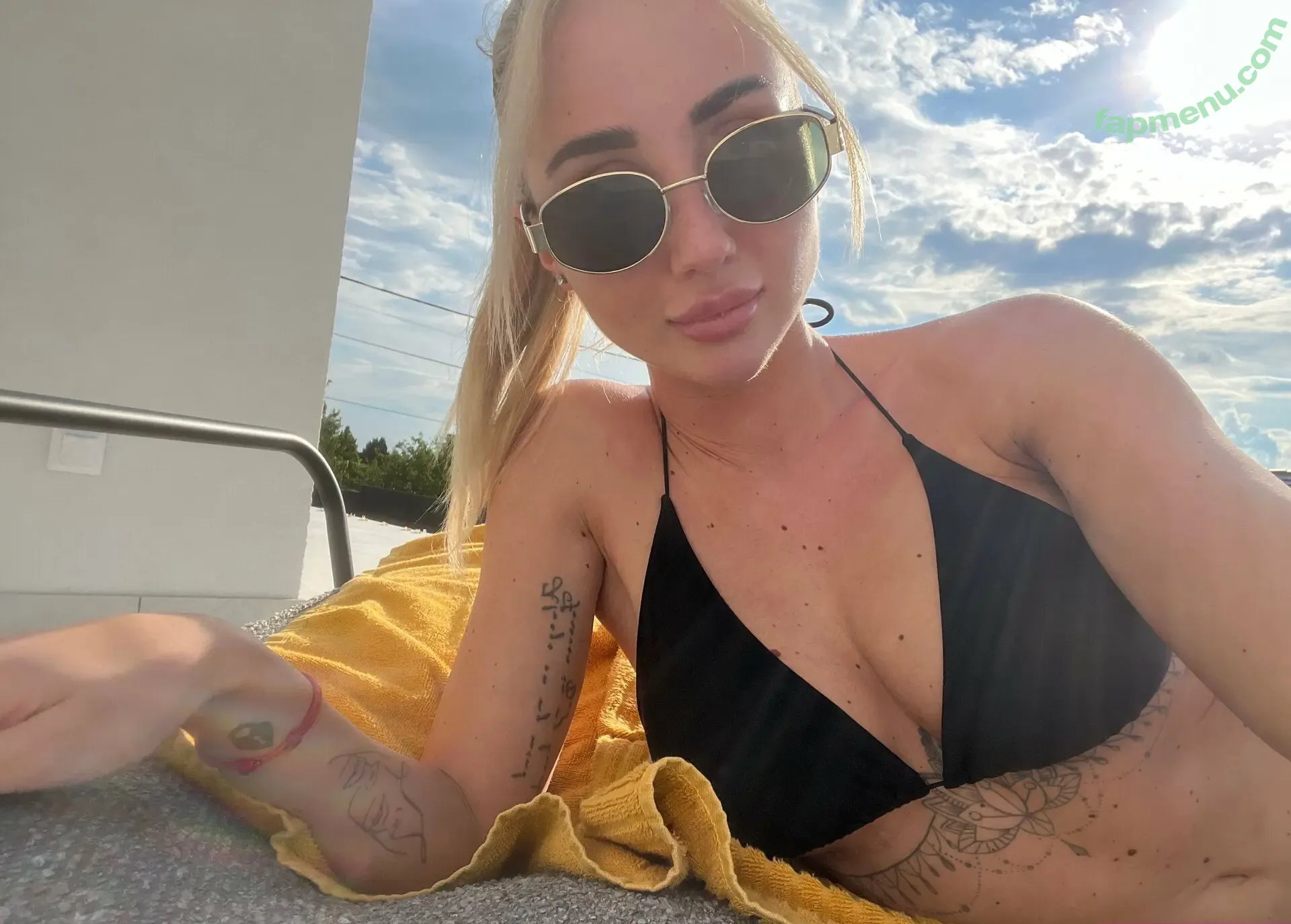 t_emily nude photo #0057 (t_emily_)