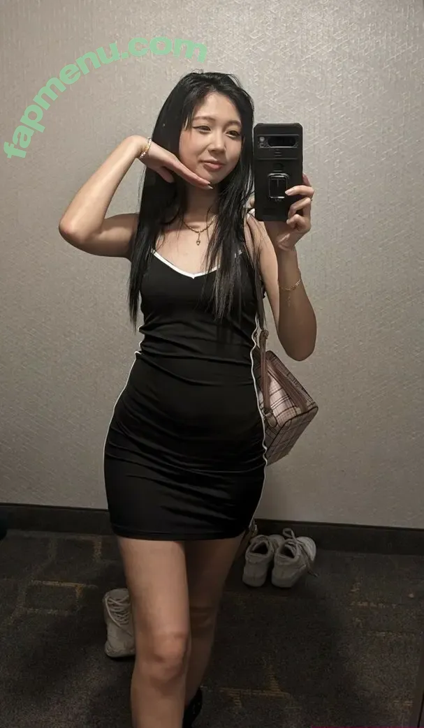 T10Nat nude photo #0055 (ten_against)