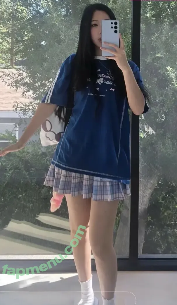 T10Nat nude photo #0075 (ten_against)