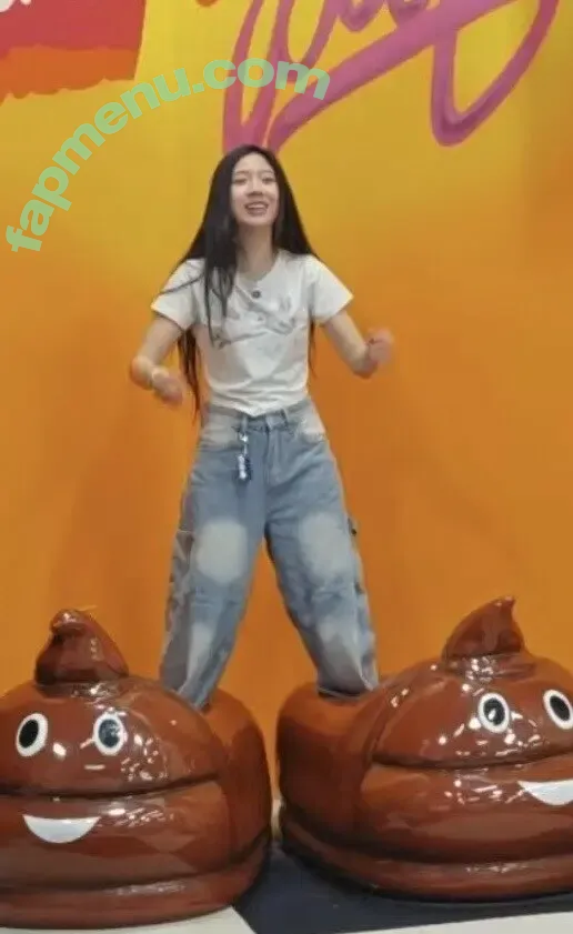 T10Nat nude photo #0080 (ten_against)