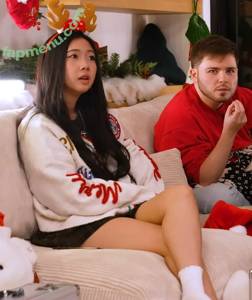 T10Nat nude photo #0106 (ten_against)