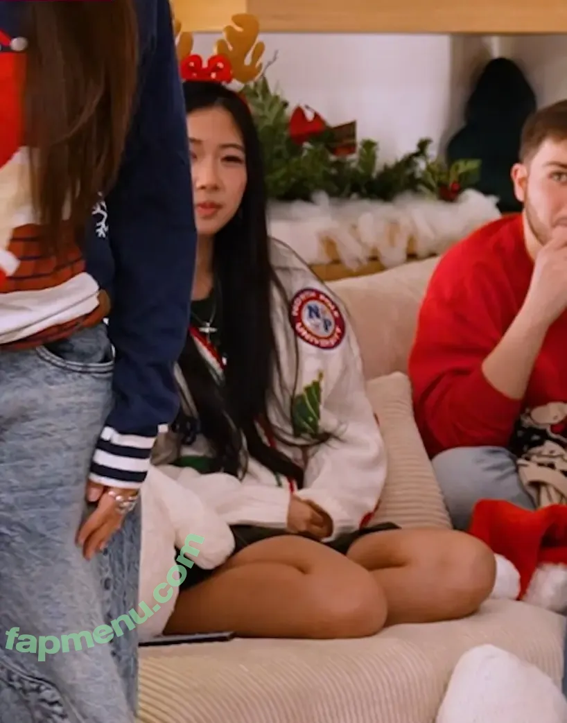 T10Nat nude photo #0108 (ten_against)