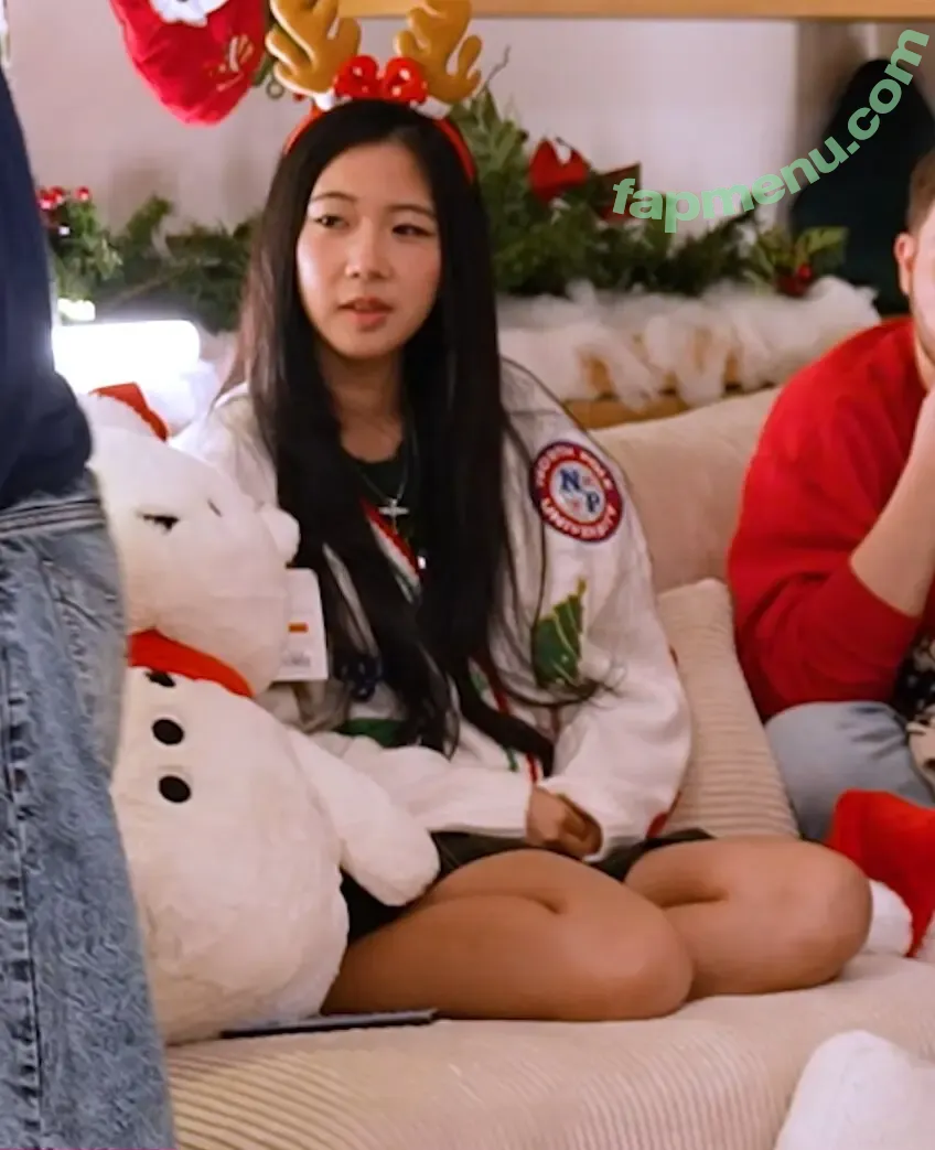 T10Nat nude photo #0114 (ten_against)