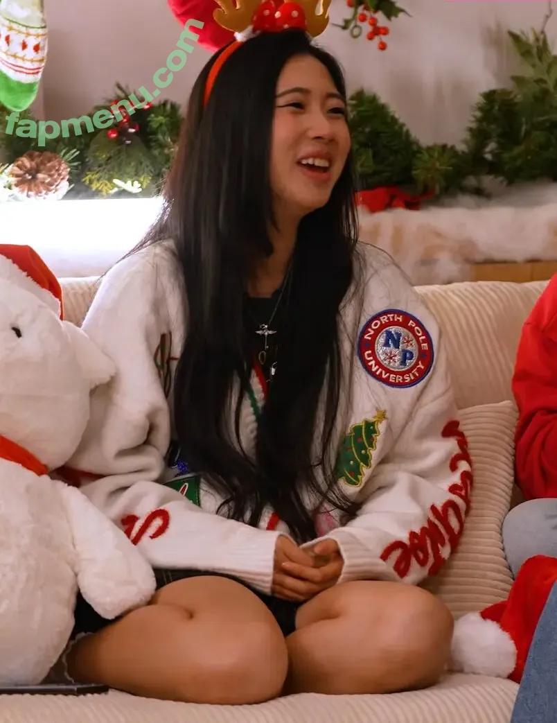 T10Nat nude photo #0116 (ten_against)