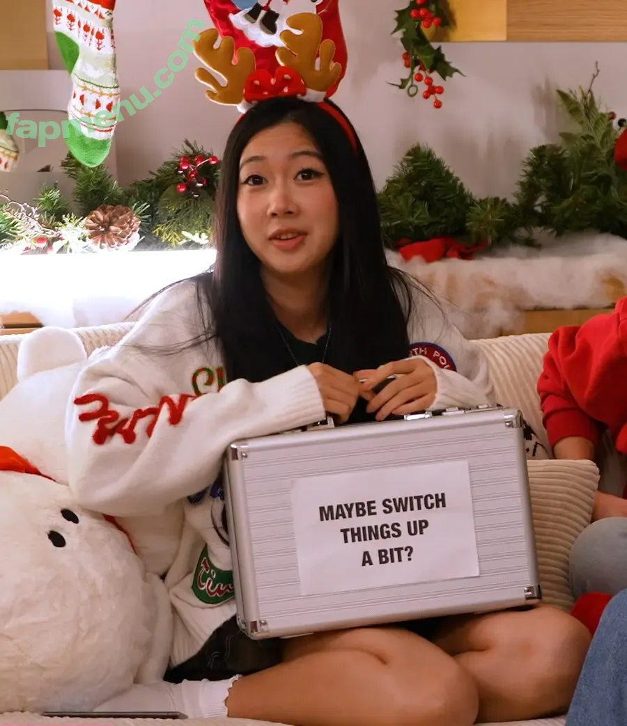 T10Nat nude photo #0117 (ten_against)