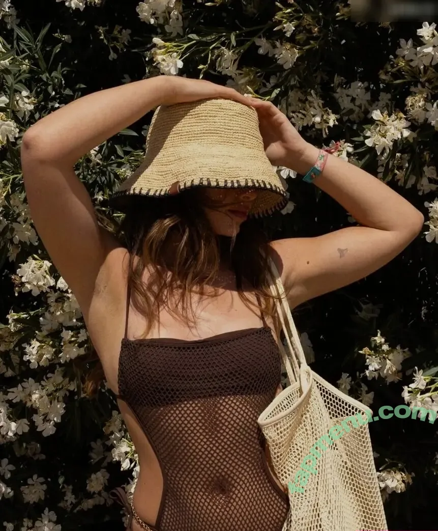 Tabitha Swatosh nude photo #0802 (tabithaswatosh)