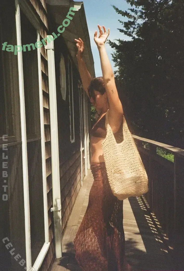 Tabitha Swatosh nude photo #0896 (tabithaswatosh)