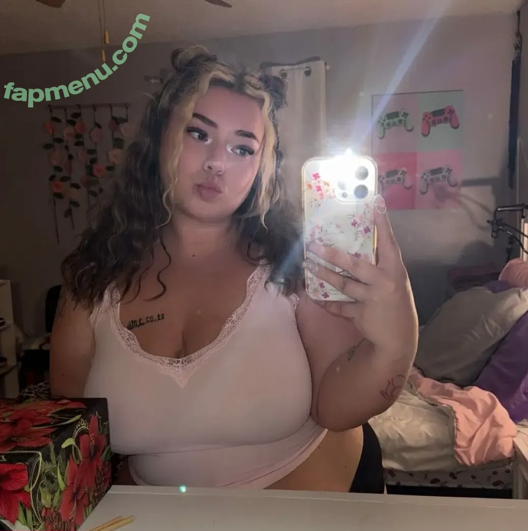 tahcake18 nude photo #0009 (tahcake18)