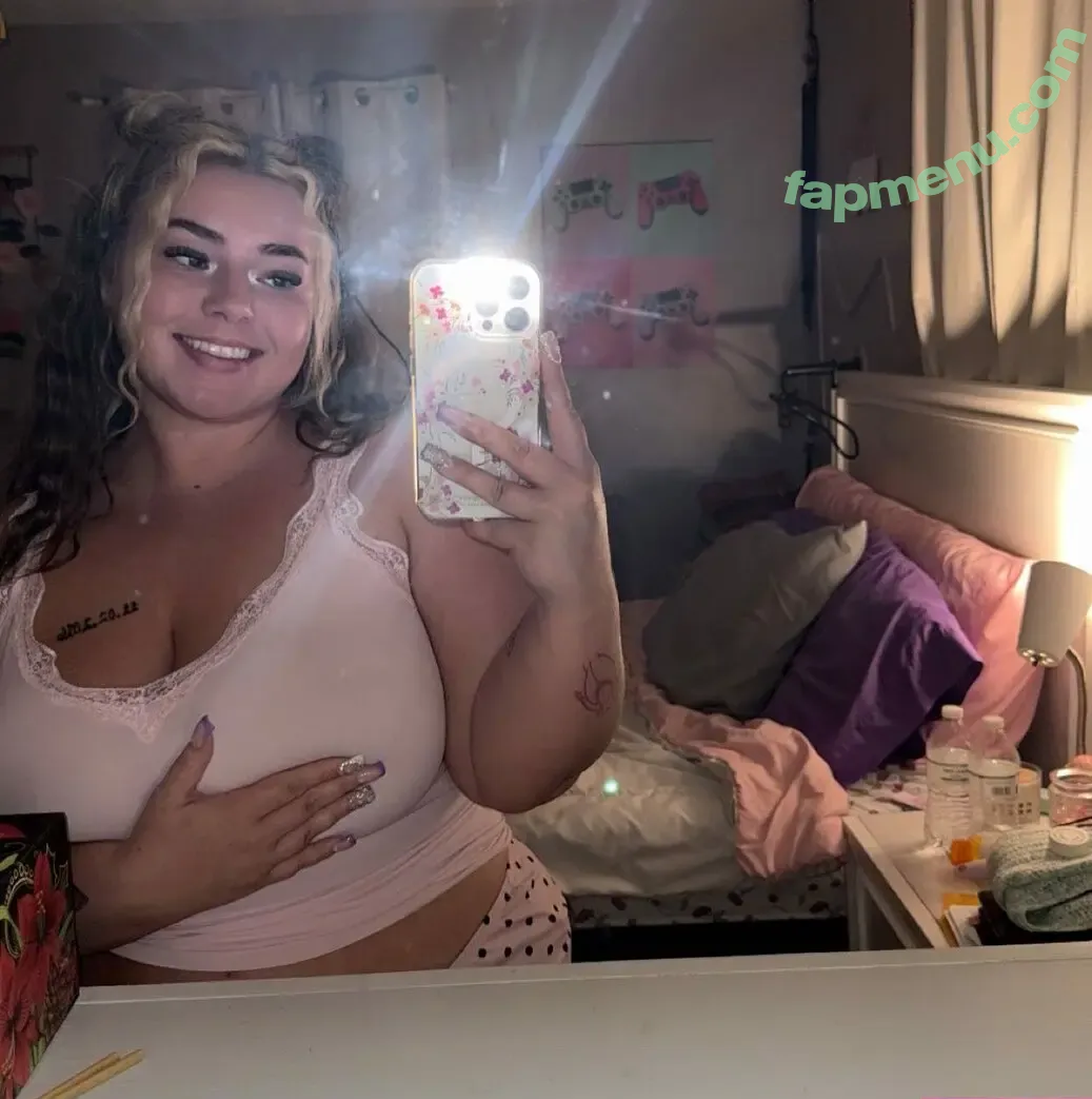 tahcake18 nude photo #0010 (tahcake18)