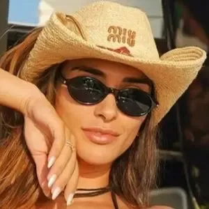 Tainá Castro Militão / tainamilitao nude photo #0005