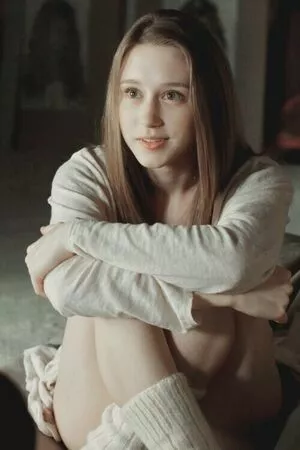 Taissa Farmiga / taissafarmiga nude photo #0089