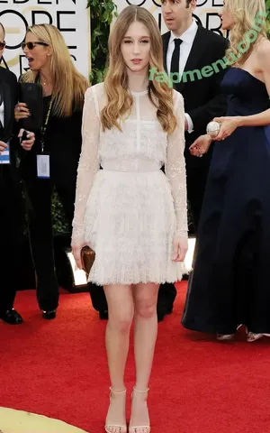 Taissa Farmiga / taissafarmiga nude photo #0124
