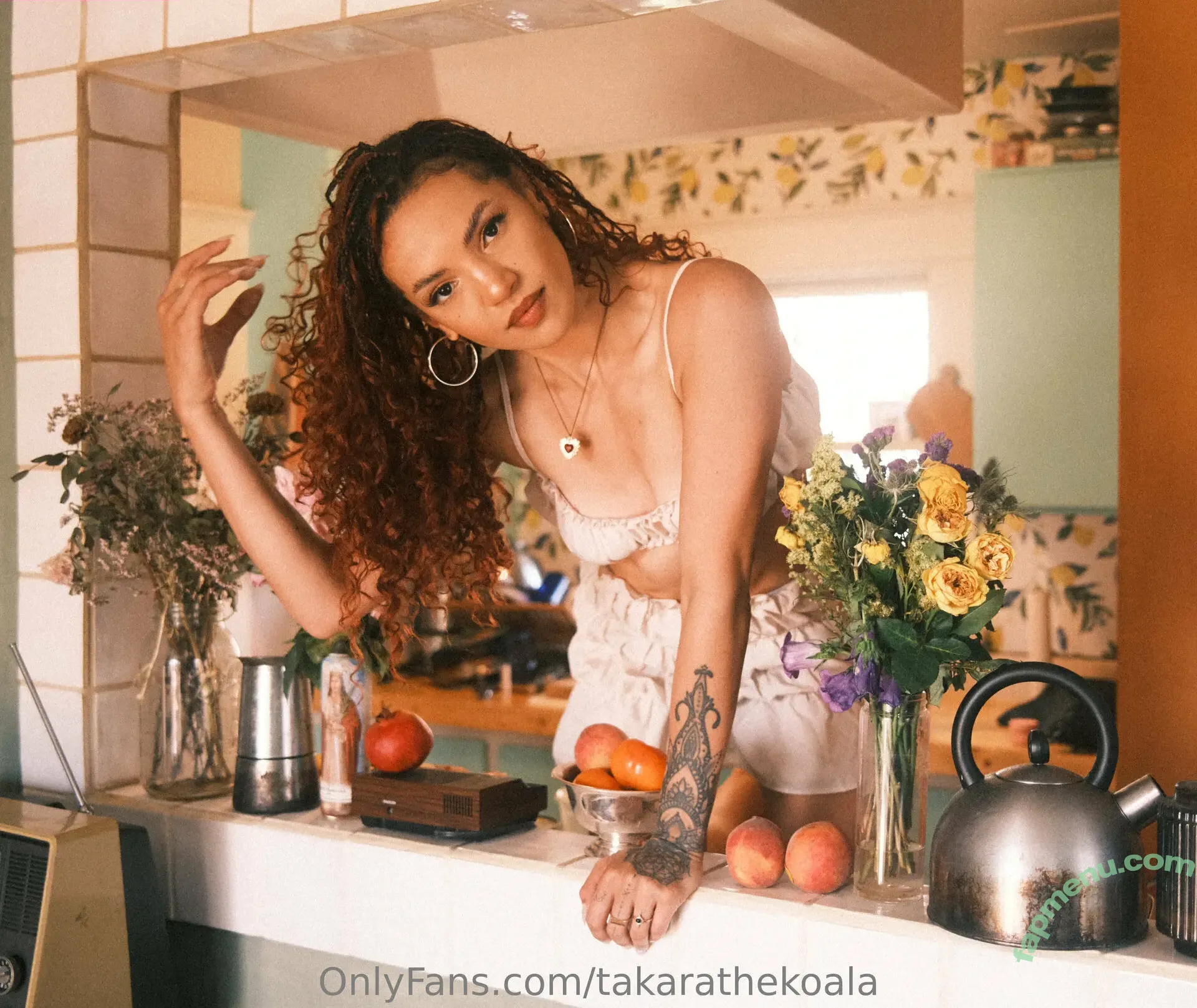 Takarathekoala nude photo #0040 (Takarathekoala)