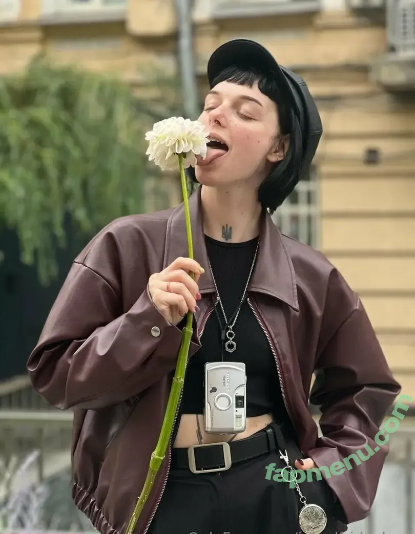 tali_tali_tali nude photo #0002 (tali_tali_tali)