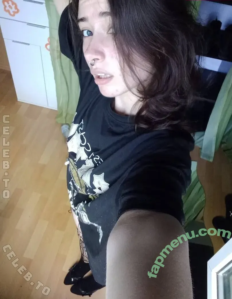 Taliza nude photo #0009 (Talizaaa_ / lliz_44 / taliza_33)