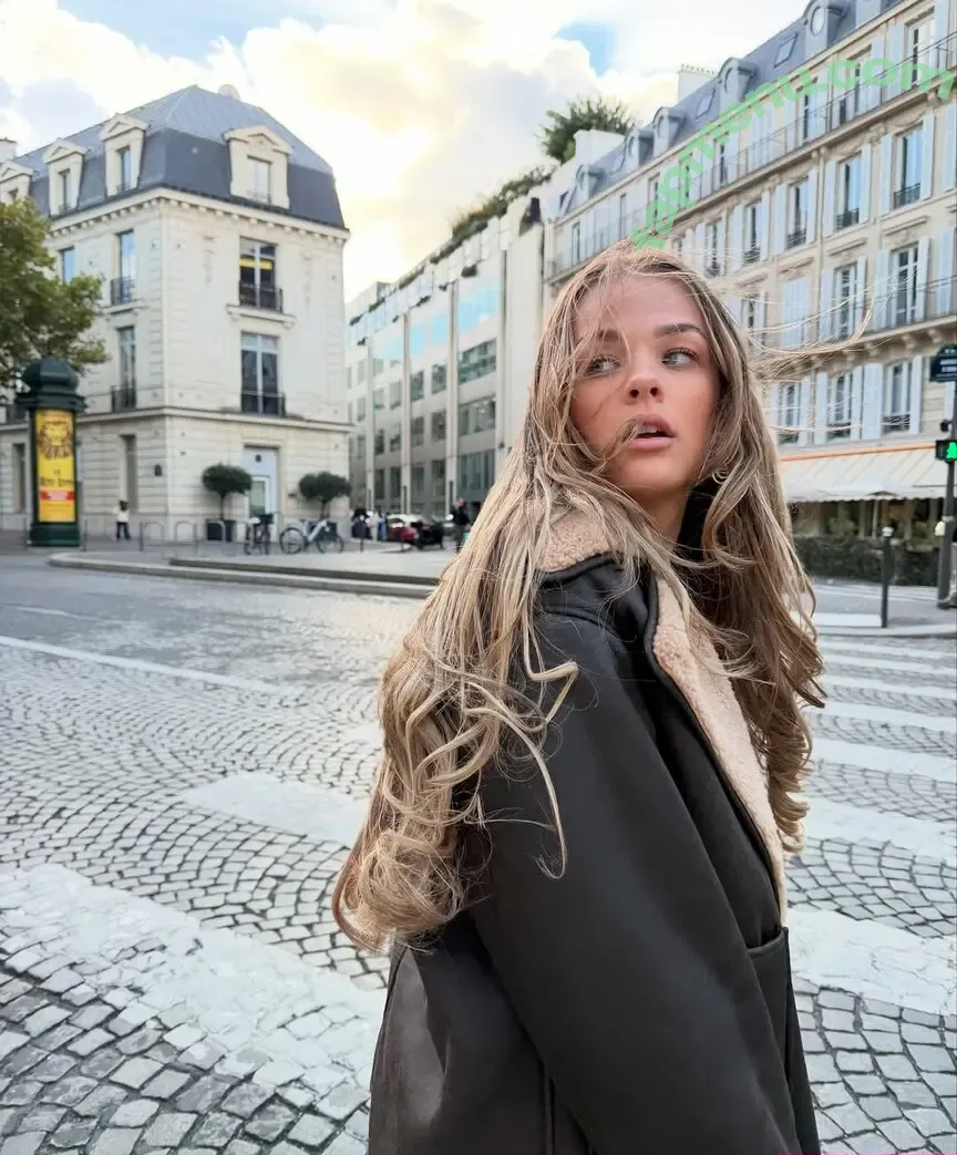 Tallulah Metcalfe nude photo #0039 (tallulahmetcalfe_)