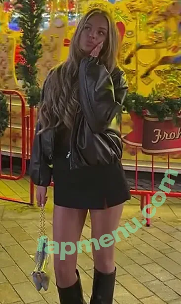 Tallulah Metcalfe nude photo #0113 (tallulahmetcalfe_)