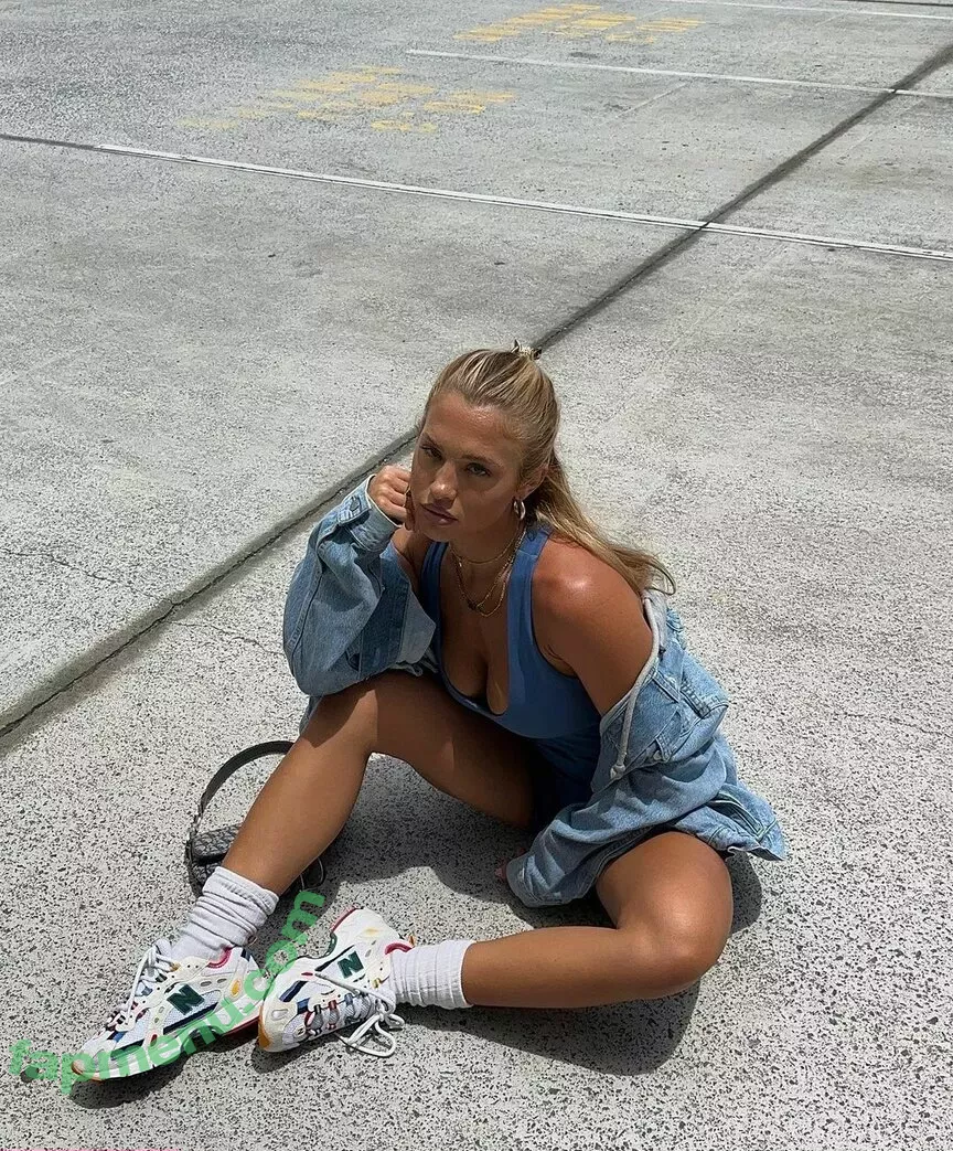 Tammy Hembrow nude photo #0094 (tammyhembrow)