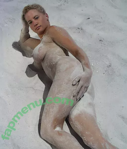 Tammy Lynn Sytch nude photo #0095 (wwehofersunny)