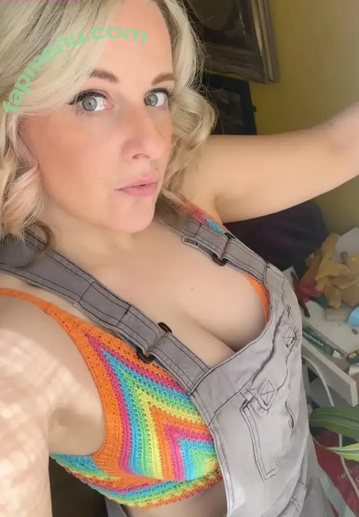 Tan Smith nude photo #0032 (Supertanskiii / msmartinasmith1)