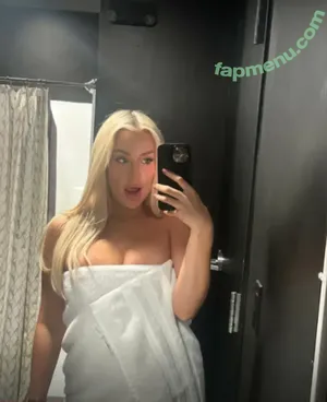 Tana Mongeau / tanamongeau nude photo #0004