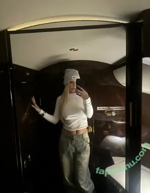 tanagonewild / tanamongeau nude photo #0004