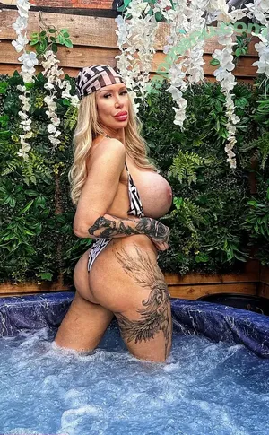 taniaamazon / djtaniaamazon nude photo #0191