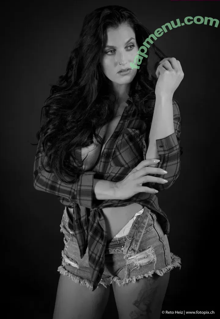 Tanja Weiss nude photo #0003 (Model_Tanja / model_tanja_)