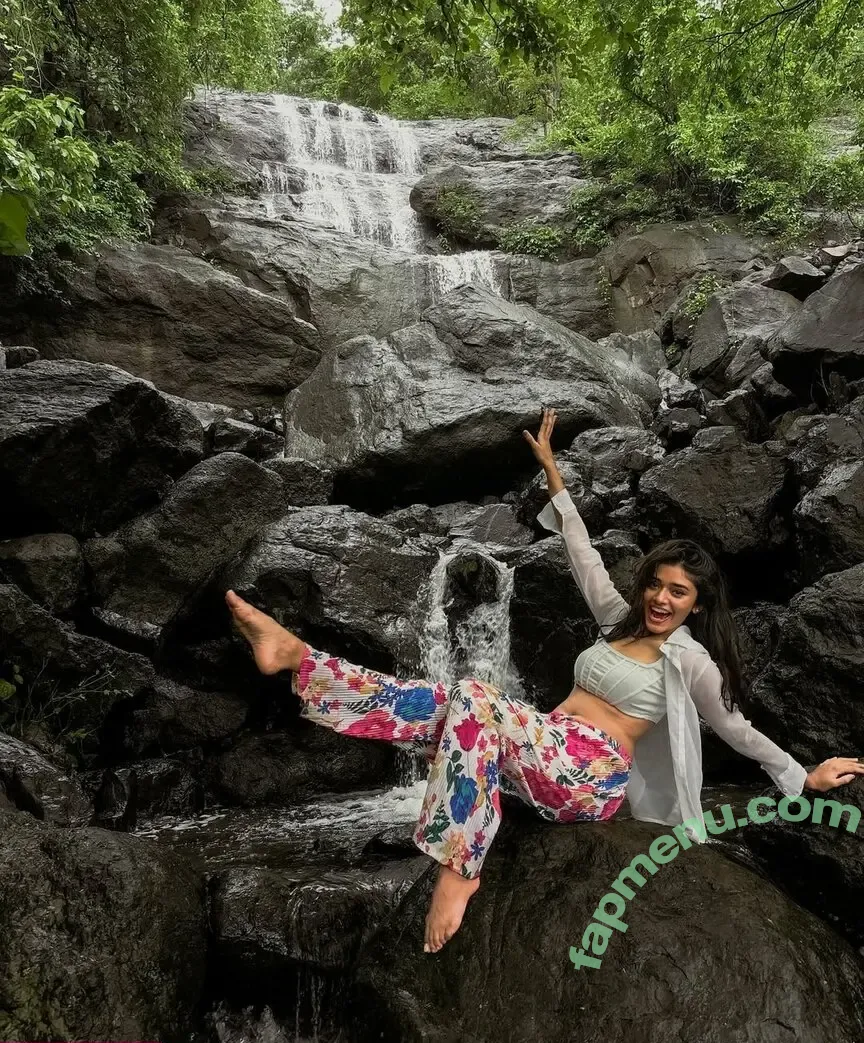 tanviddixit nude photo #0003 (tanviddixit)