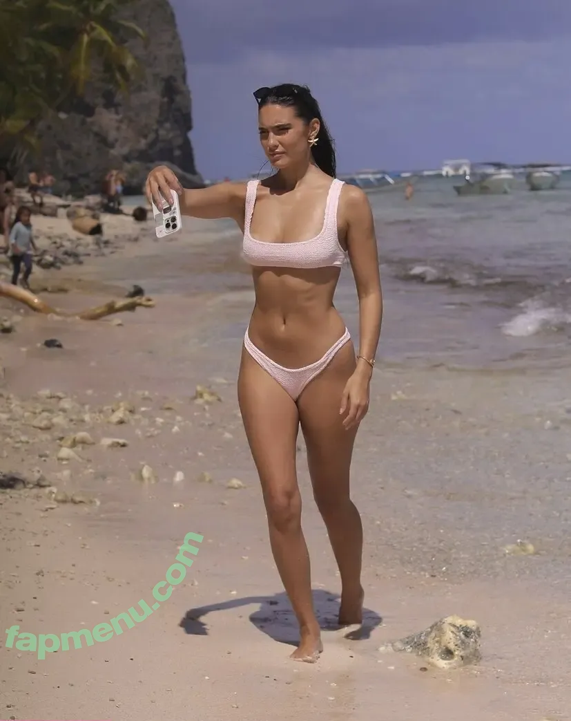 Tao Wickrath nude photo #0335 (taowickrath)