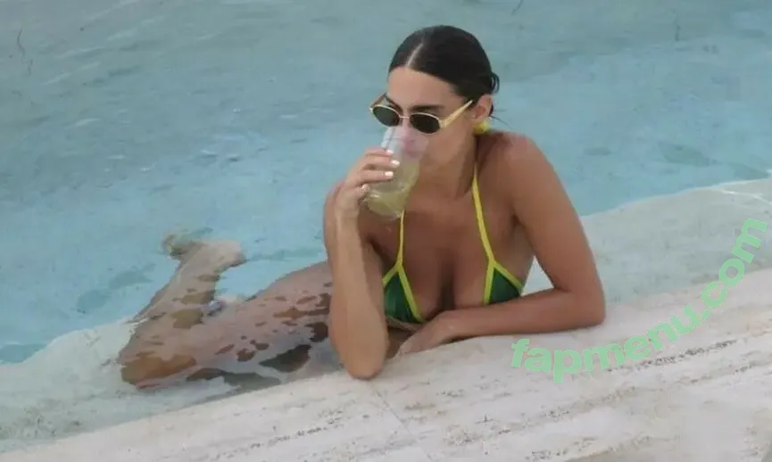 Tao Wickrath nude photo #0373 (taowickrath)