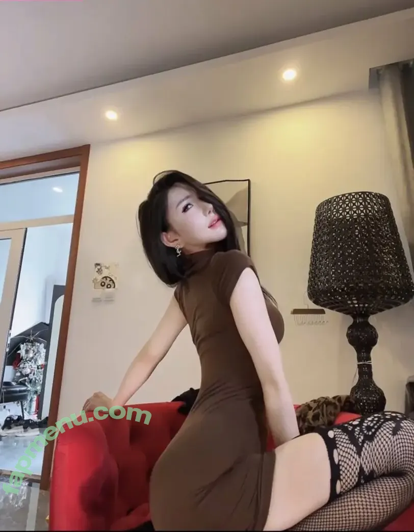 Taoyi Huya Live nude photo #0004 (Wang8866r / 桃一 / 桃老师iiy)