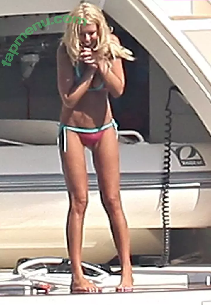 Tara Reid nude photo #0235 (TaraReid)