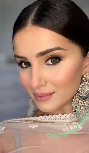 Tara Sutaria / tarasutaria nude photo #0050