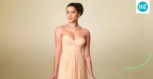 Tara Sutaria / tarasutaria nude photo #0060